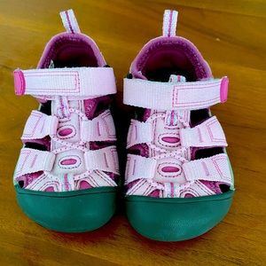 Keen sandals toddler size 5